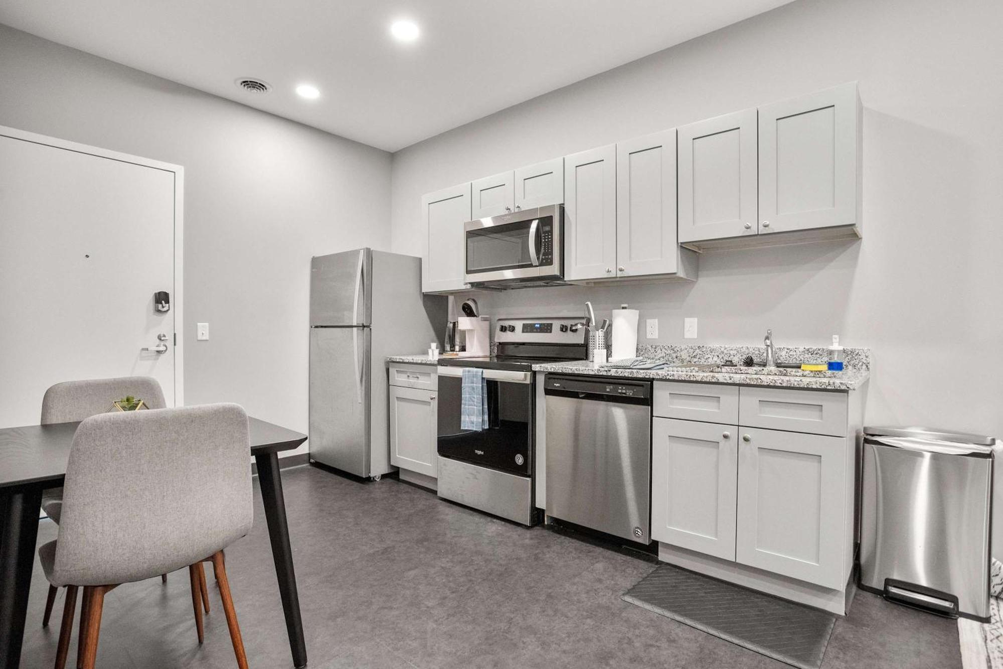 Cozysuites Modern 1br In Downtown Pitts #2